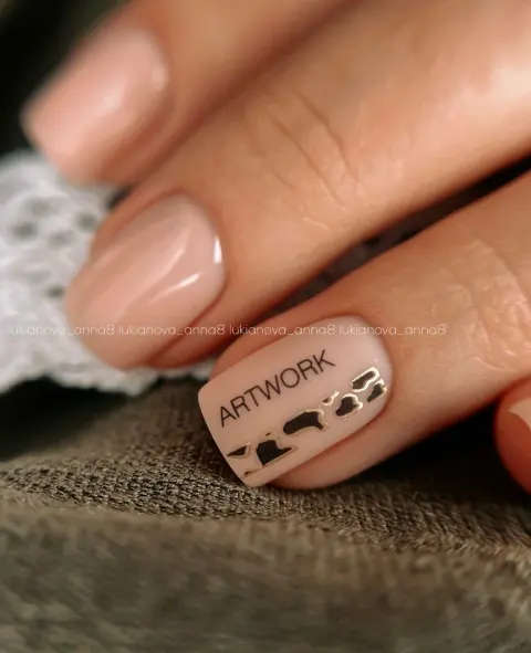 Nail studio