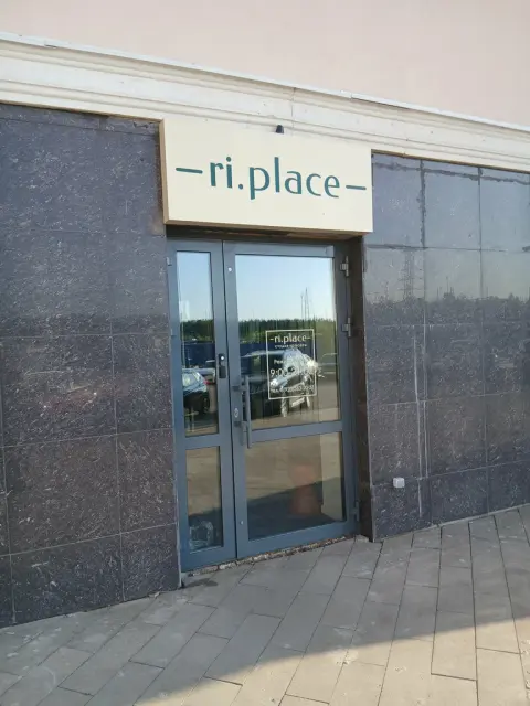 Ri. Place