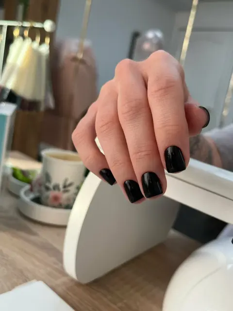 Любовь и ногти