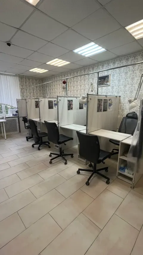 Цирюльникъ
