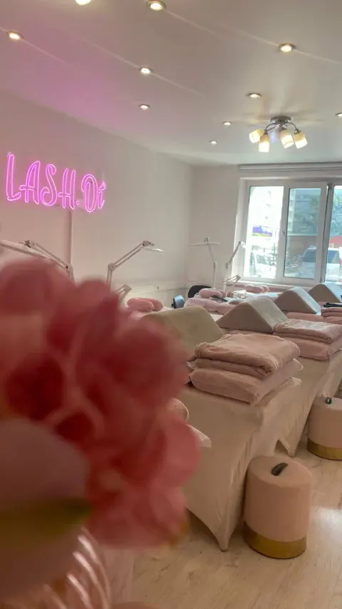 Lash. Di
