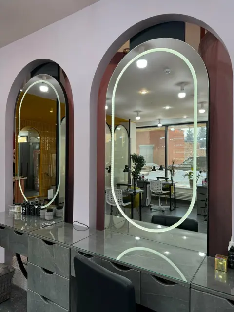 Nail bar