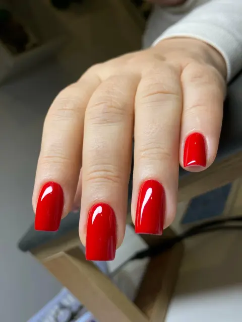 Nails. Tro