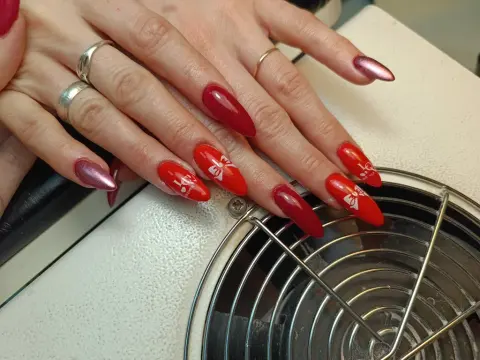Nika nails