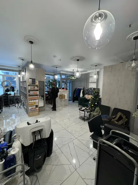 She Hair Studio