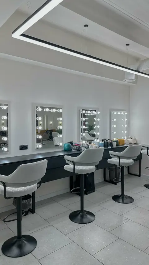 Twins Beauty House