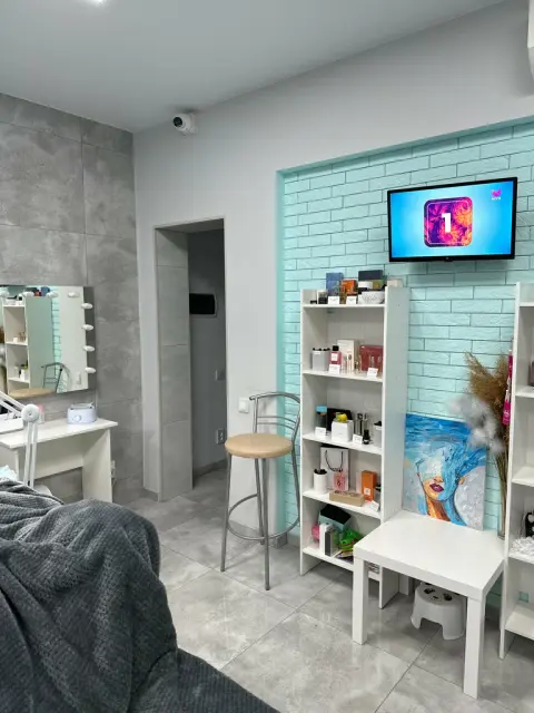 Lash Corner