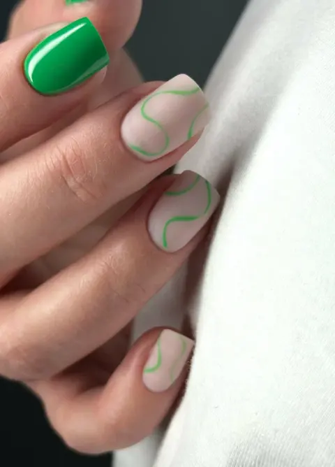 Маникюр и педикюр