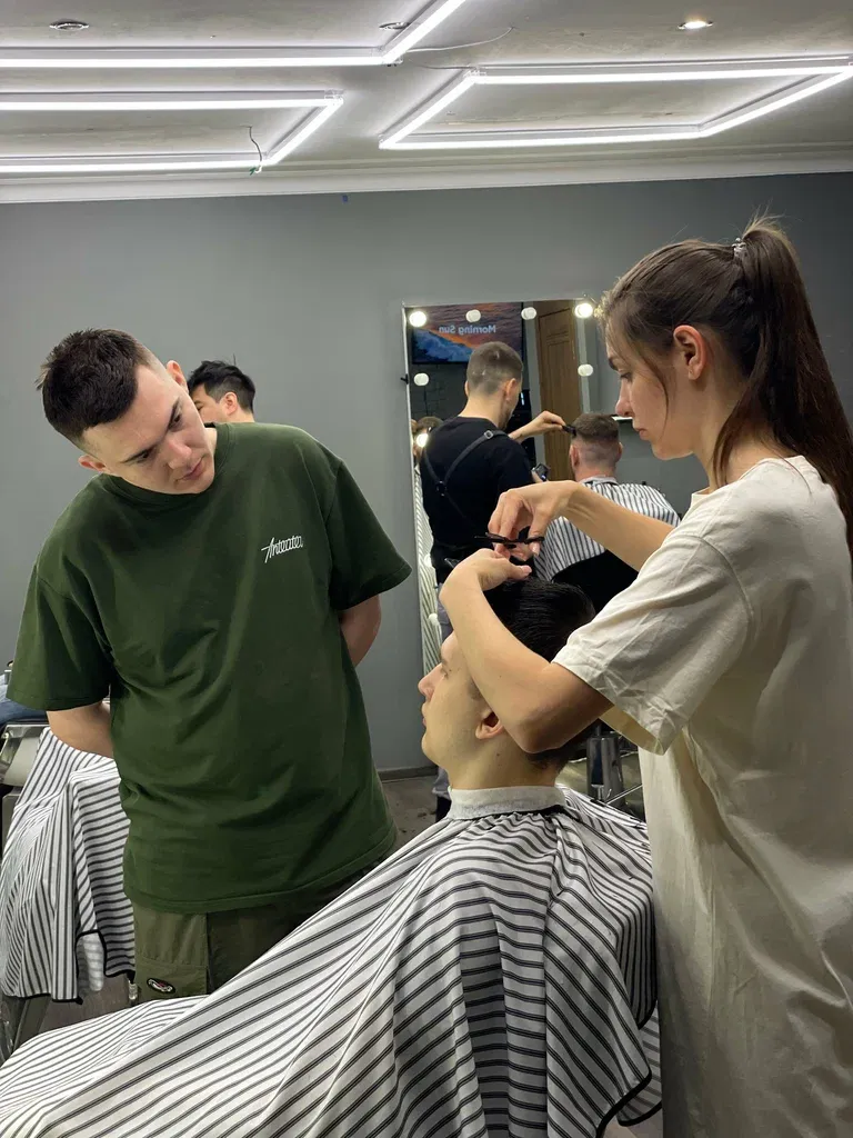 Мужская парикмахерская — фото 4