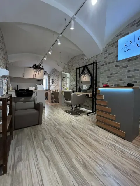 Beauty Bar Studio 28