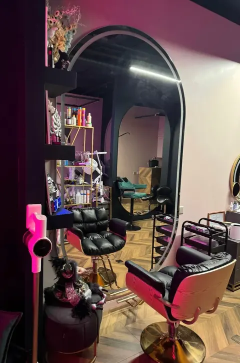 Burns Beauty Bar