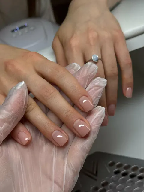 Nude Tak Nude